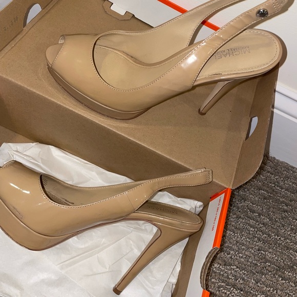 High heels - Picture 1 of 6